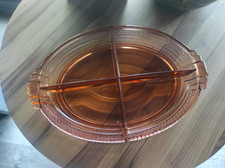Plat pour apéritif en verre rose vintage, à 4 compartiments et poignées art déco