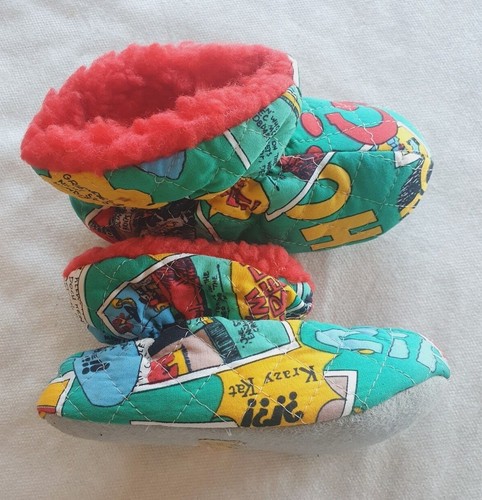 Chaussons fourrés rouge neufs - chaussons,