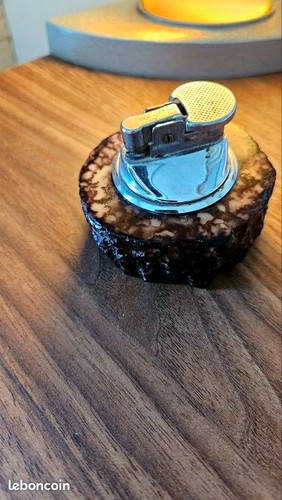 Briquet vintage sur socle - , en