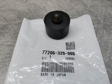 Silent bloc sous selle CB500