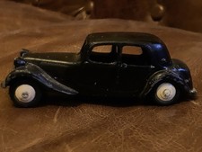 Dinky Toys. Meccano. Traction Citroen 11 BL avec Malle #24