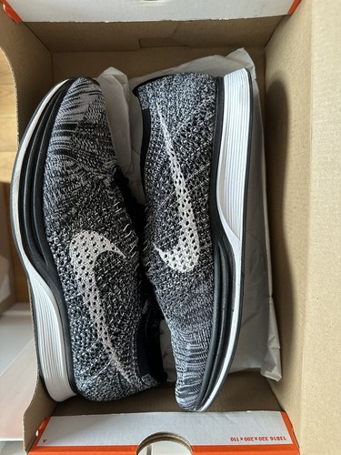 Nike flyknit racer 5us - racer, 9.5us