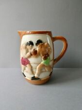 pichet en barbotine, décor boxeurs, boxe, signé FB France, vers 1950