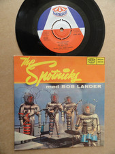 DISQUE 45 TOURS  DU GROUPE  THE SPOTNICKS " PRESSAGE SUEDOIS "