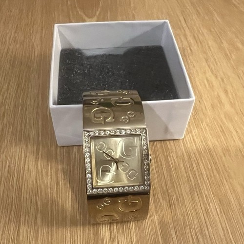 Montre femme rectangulaire