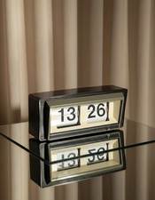 Horloge à guichet Vedette – Flip clock vintage – Années 60 – Noire et grise