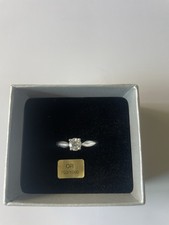 bague type solitaire or jaune