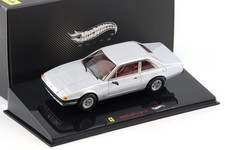 1:43 Hot Wheels Elite Ferrari 365 GT4 2+2 Argent 1972