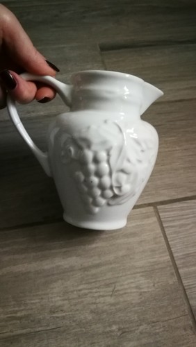 Pichet vin porcelaine
