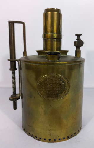 Ancienne lampe pétrole - lampe, a