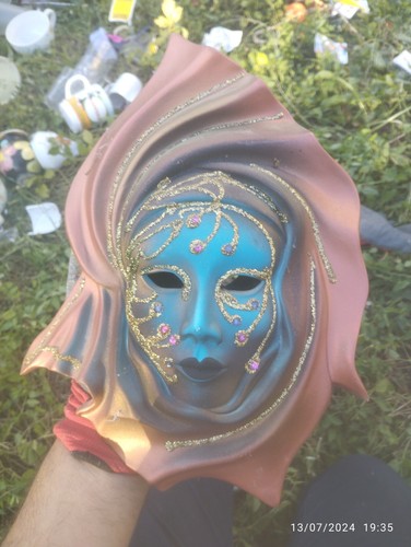 Masque vénitien emblématique