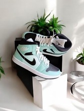 Nike Air Jordan 1  Mid Aqua