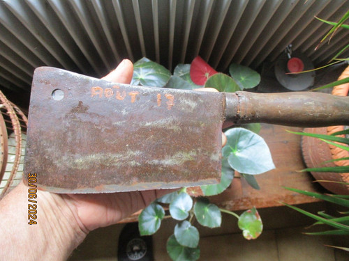 Solide ancien outil couperet - solide,