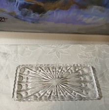 PLAT en verre ciselé A DESSERT RECTANGULAIRE ANCIEN  31,5 x 14,5 cm - estimé