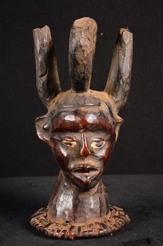 Figure tête colombe ekoi - de,