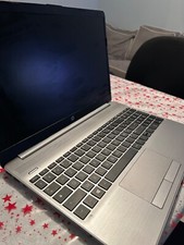 ordinateur portable HP  250 G8 gris sidéral très bonne état et fonctionnel 