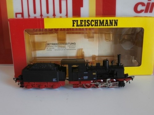 Neuve locomotive vapeur - neuve, dr