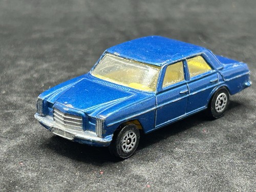 Vintage corgi mercedes - 1/64,