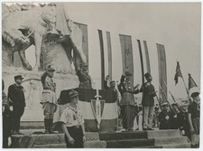 Les légionnaires du Maroc prêtent serment. Général Trinquet, Weygand et Noguès.