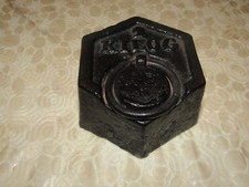 ANCIEN POIDS HEXAGONAL EN FONTE DE 2 KILOG - ESTAMPILLÉ par "poids et mesures"