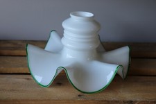 Opaline en verre blanc liseret