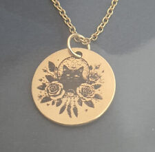 Pendentif en inox doré gravé " Chat et rose"