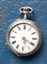 PETITE MONTRE GOUSSET FEMME