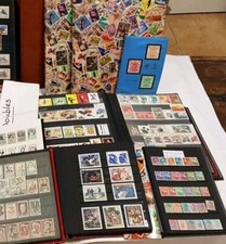 Lot de plus de 100 timbres