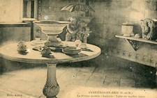 Carte FERRIERES EN BRIE La Ferme modèle Laiterie Table en marbre blanc