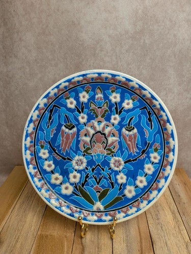 Assiette artisanale - , en