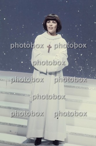Mireille mathieu exclusive - mireille,