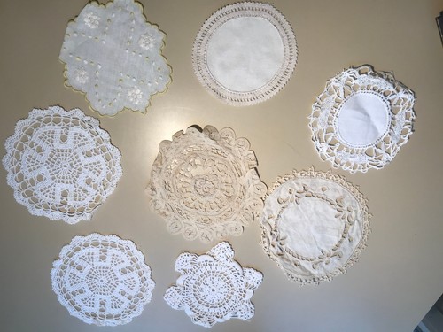 Lot napperons anciens - lot,