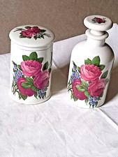 flacon et pot à coton en