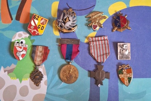 Lot insigne militaire - insigne,