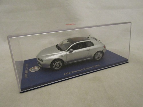 Voiture alfa romeo - 1/43,