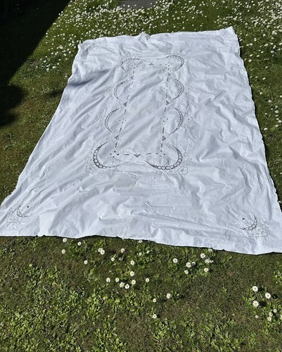 Nappe ancienne blanche brodée - blanche,