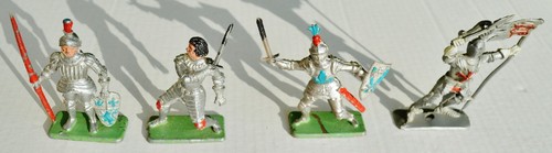 Lot figurines moyen age - 4,