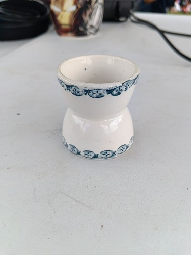 Coquetier diabolo faïence