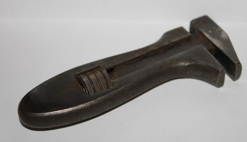 Ancienne cle molette - cle,
