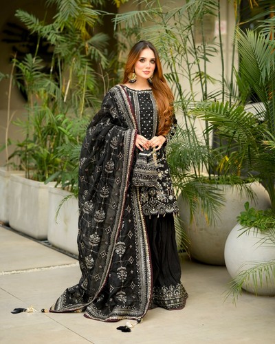Robes mariage prêtes - de,