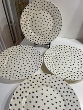 4 Assiettes Plates Avec
