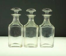 3 carafes pour cave à liqueur en cristal attribuées à baccarat