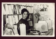 photo vintage . vendeuse de