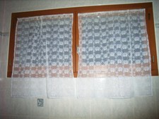 2 voilages dentelle blanche pour fenêtre haute 86x78cm, bas plombé