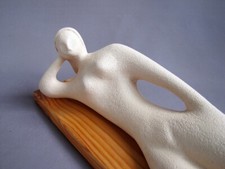 Sculpture Femme Nue Allongée