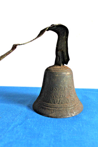 Tres vieille cloche - cloche, bronze