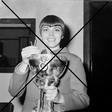 PHOTO DE MIREILLE MATHIEU 1967