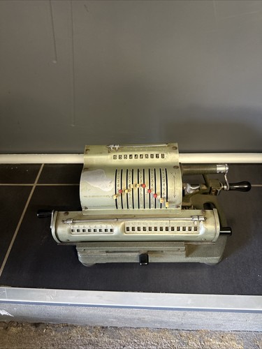 Ancienne machine à - (ba),
