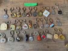 lot de 30 porte clefs thème divers et variés  -keychains -4