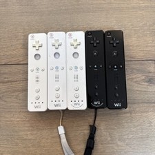HS POUR PIECES / LOT 5 MANETTES WII & WII MOTION PLUS NE S'ALLUMENT PAS